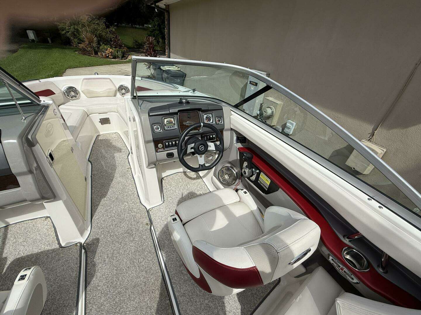 2013 Chaparral 226 SSI - Image 22