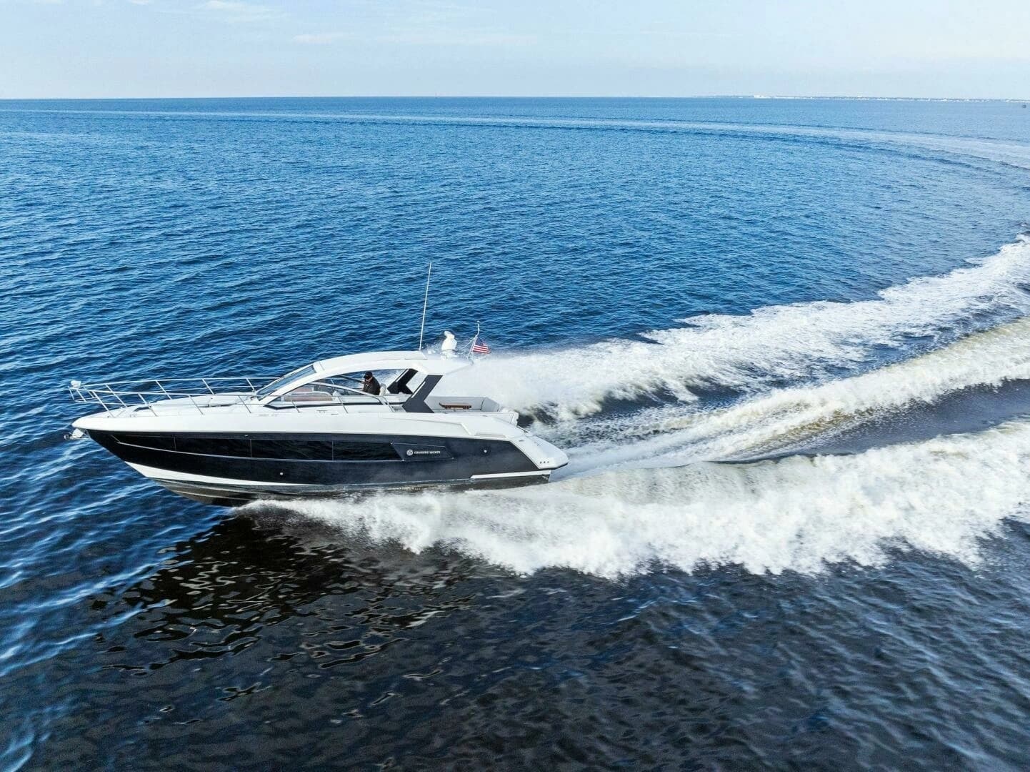 2015 Cruisers Yachts 390 Express Coupe - Image 64