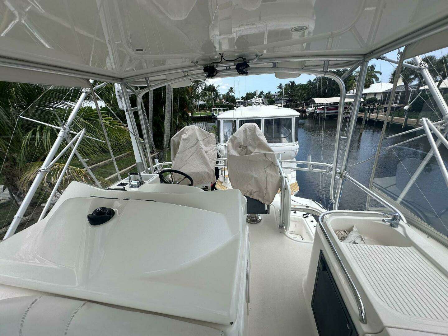 2008 Riviera 51 Convertible - Image 7