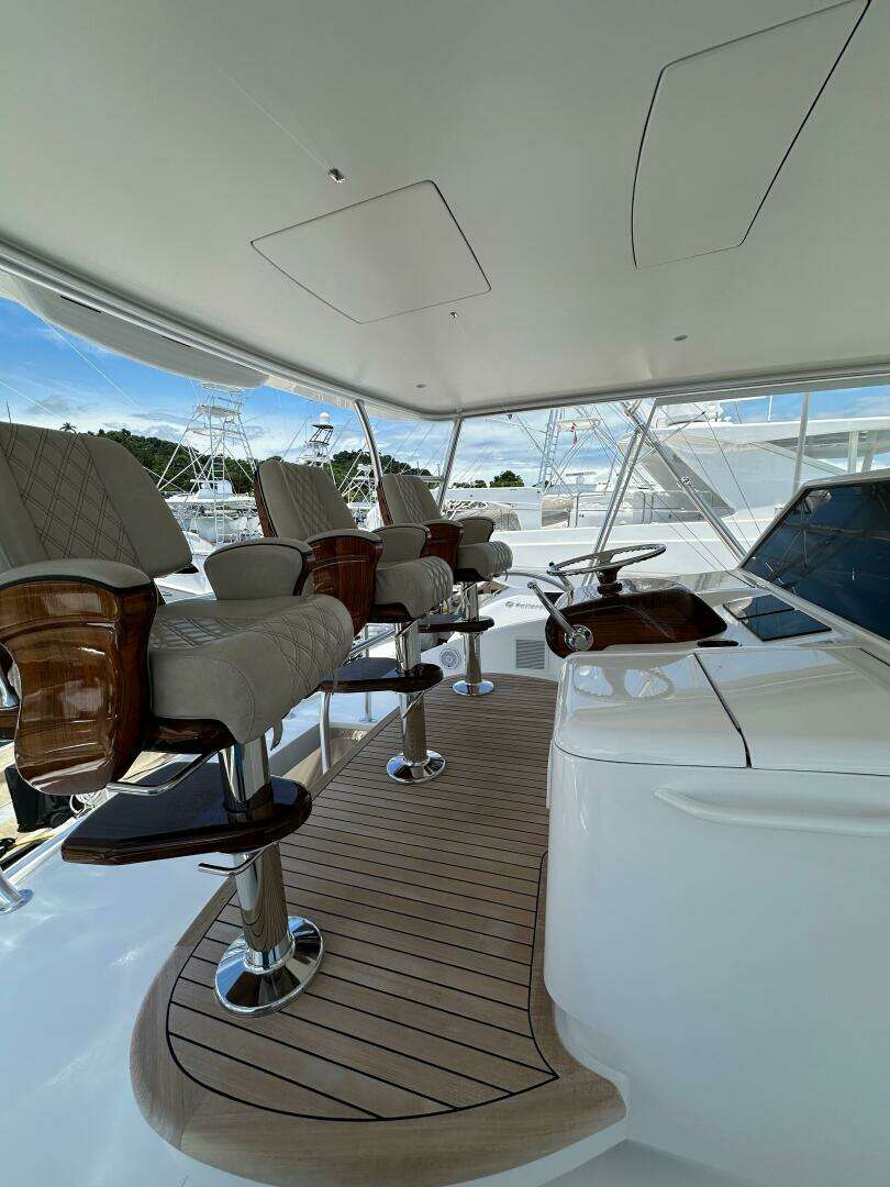 2025 Viking 82 Convertible - Image 48