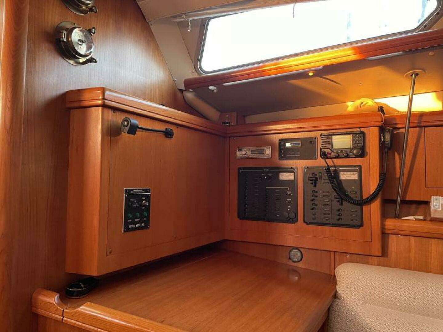 2004 Hunter 386 - Image 13