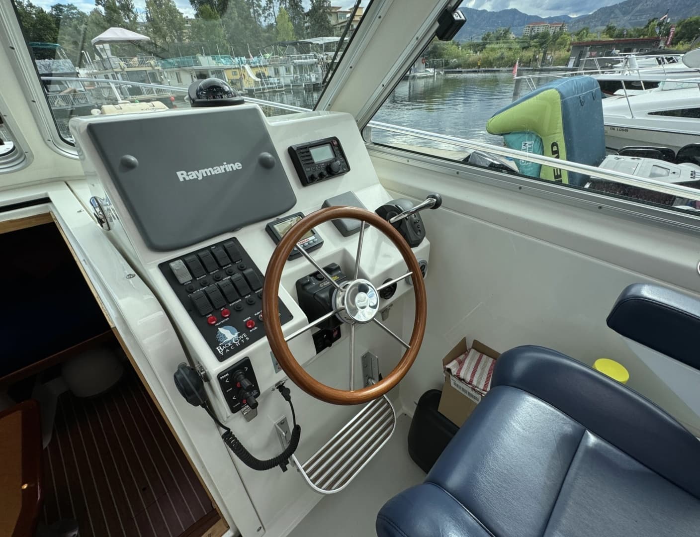 2008 Back Cove 33 - Image 20