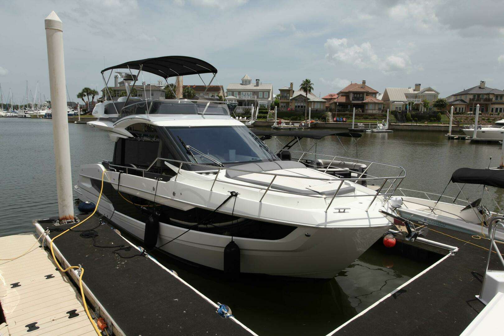 2025 Galeon — - Image 9