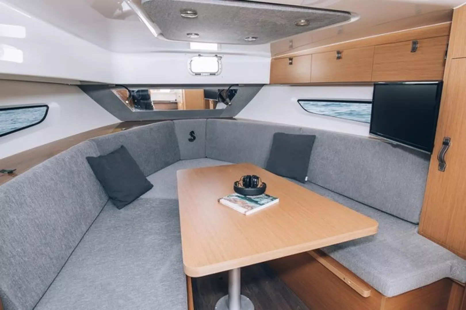2026 Beneteau Flyer 10 - Image 6