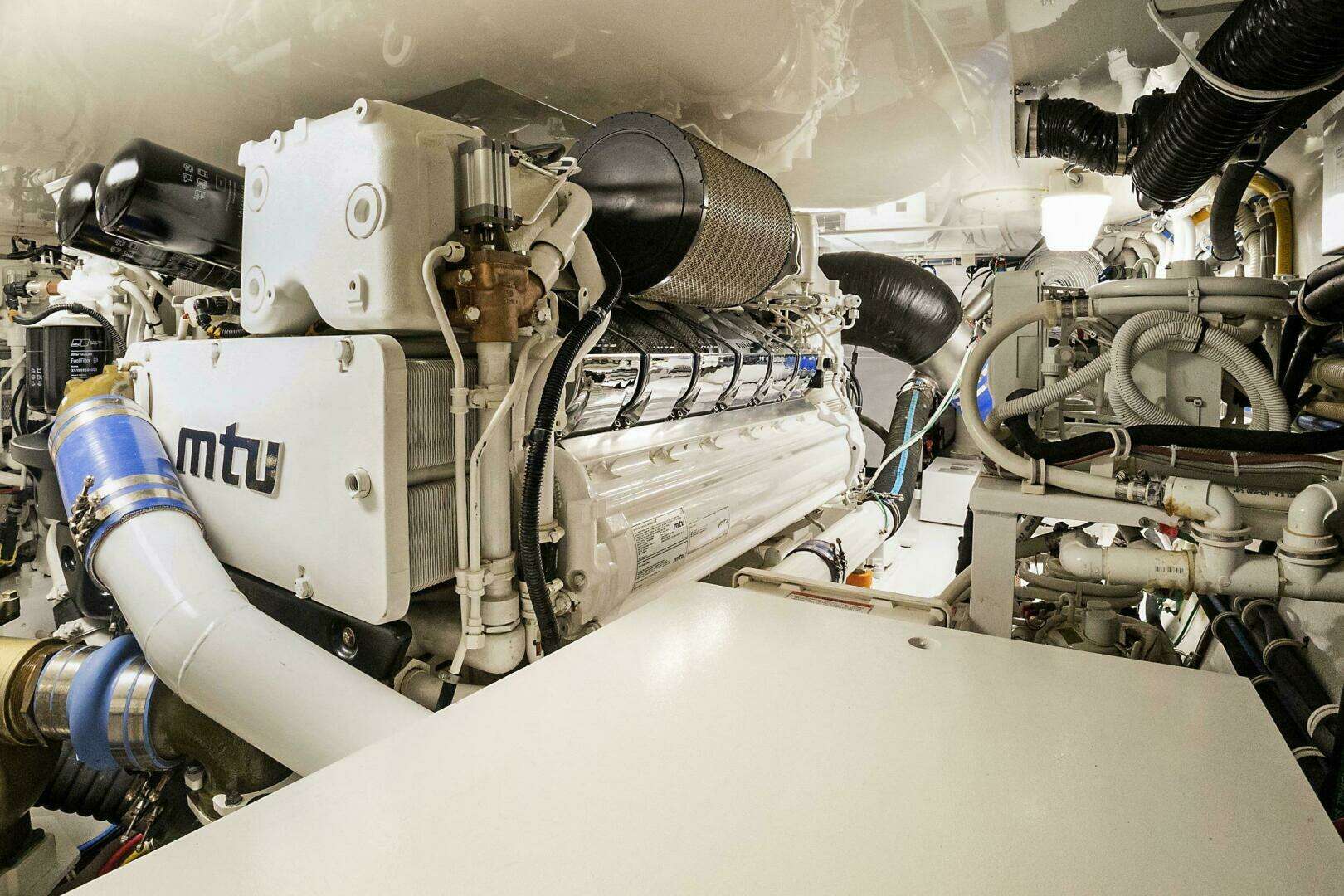 2016 Hatteras GT63 - Image 79