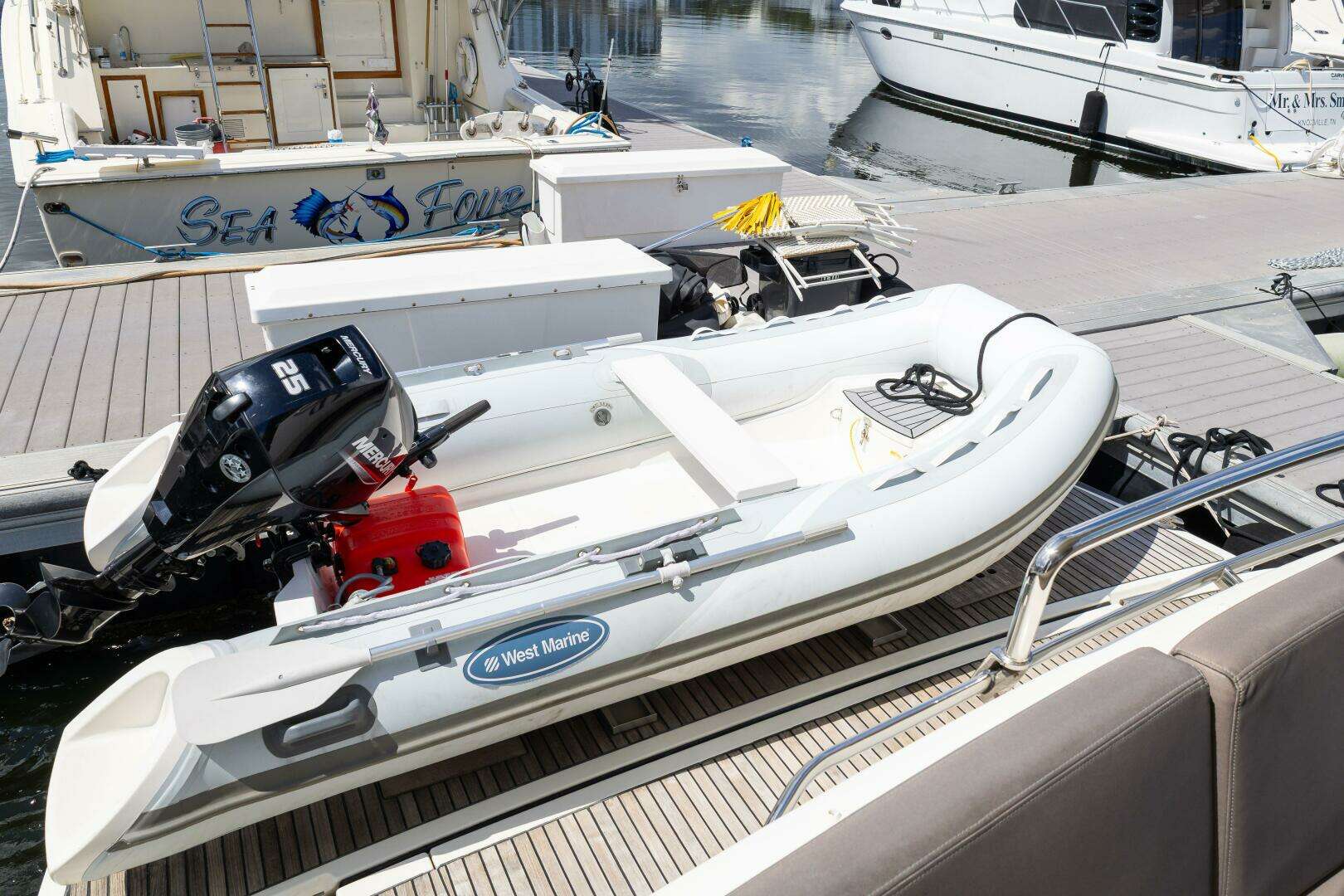 2018 Prestige 500 Flybridge - Image 9