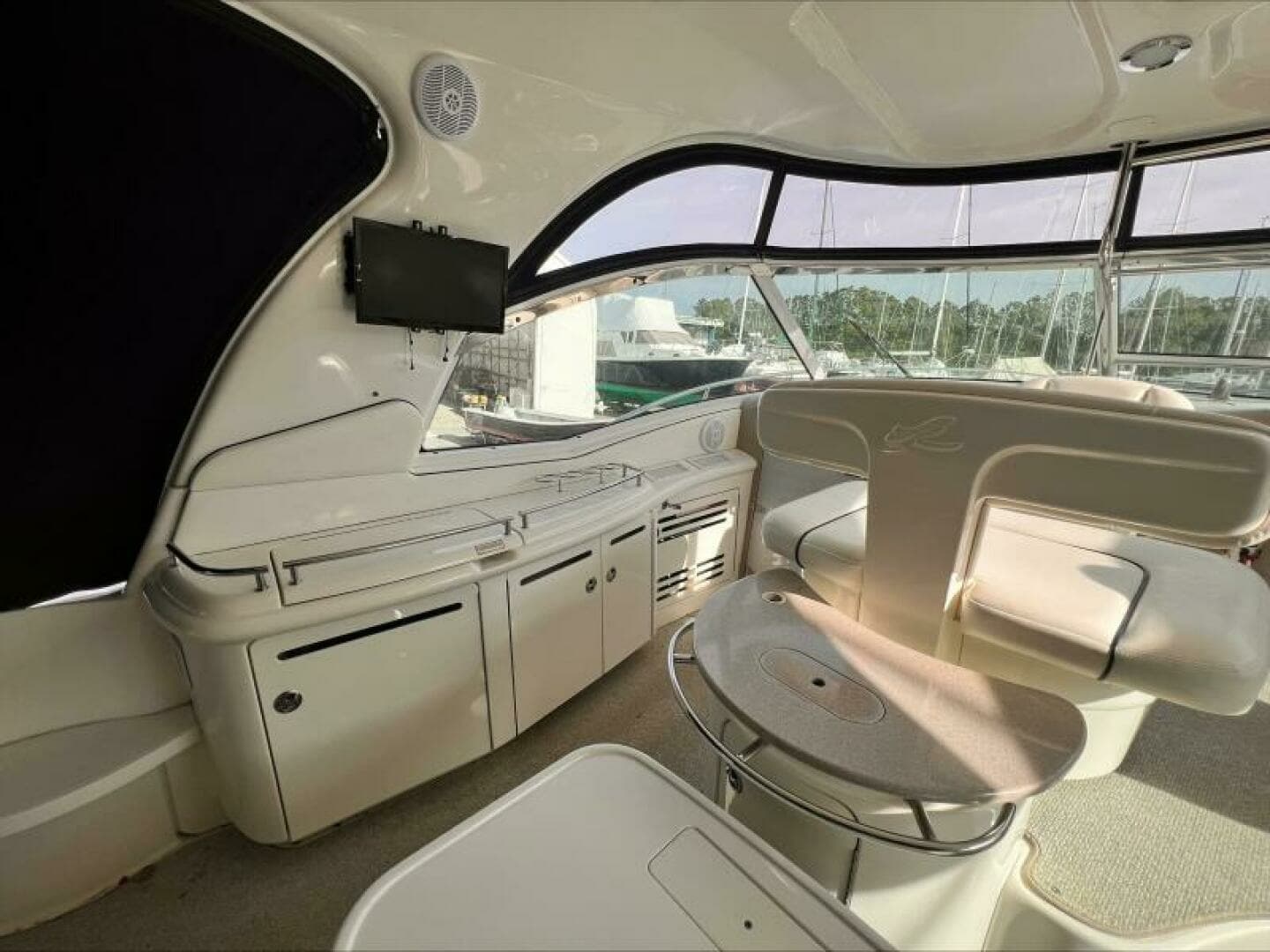 2005 Sea Ray 500 Sundancer - Image 3