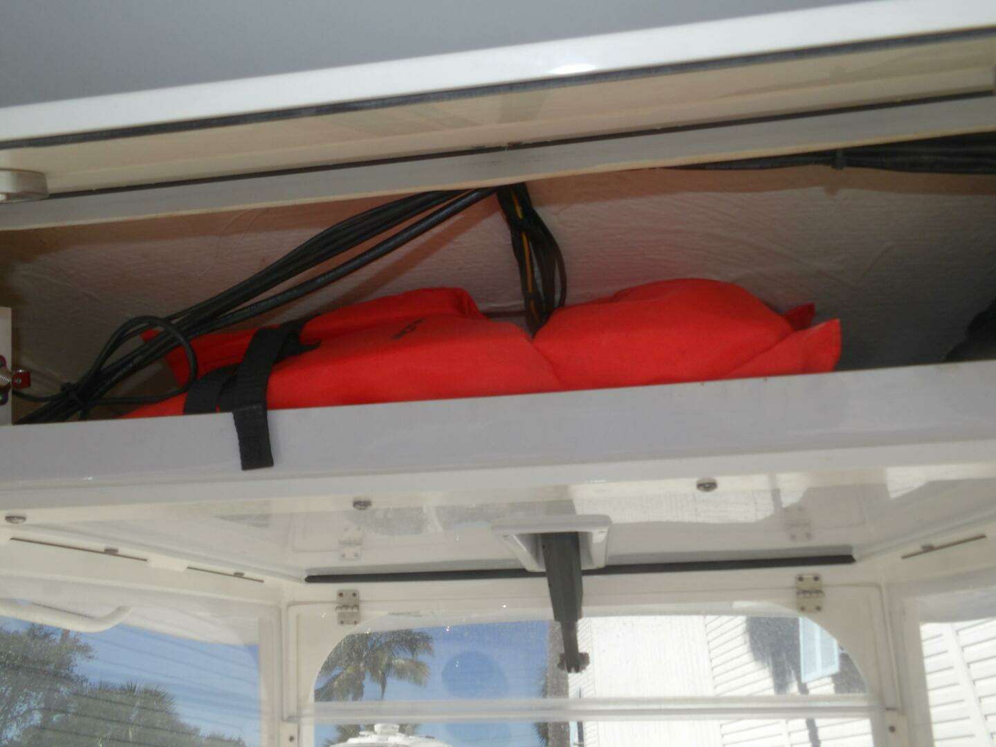 2020 Cobia 320 CC - Image 78