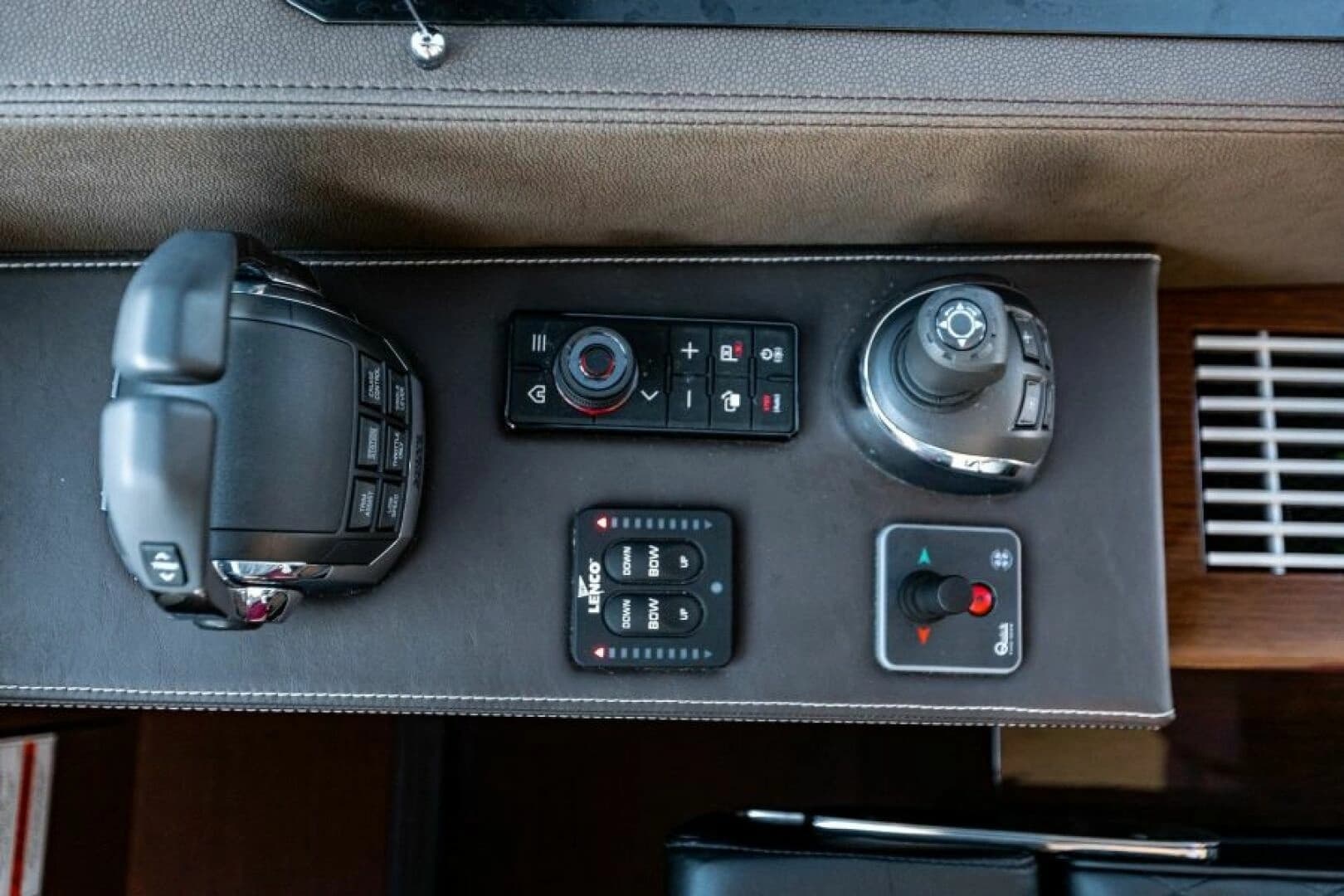 2020 Prestige 630 Flybridge - Image 43