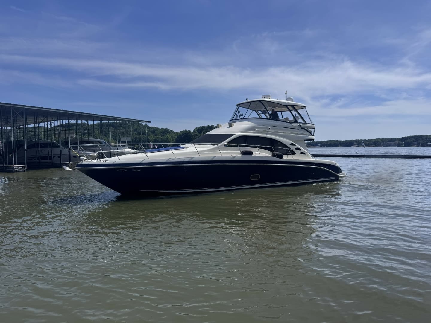 2005 Sea Ray 550 SEDAN BRIDGE - Image 4