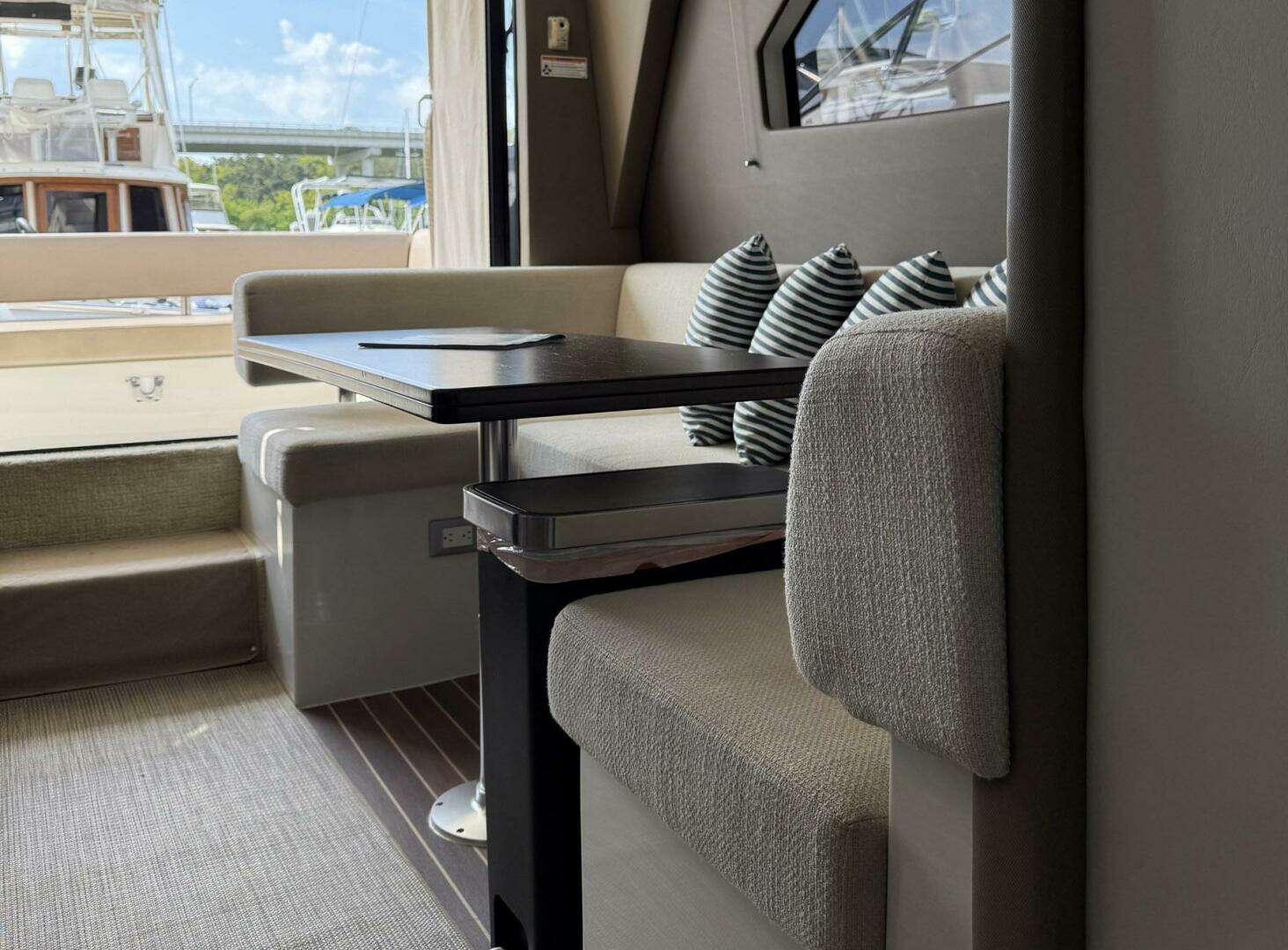 2013 Carver C-34 Command Bridge - Image 11