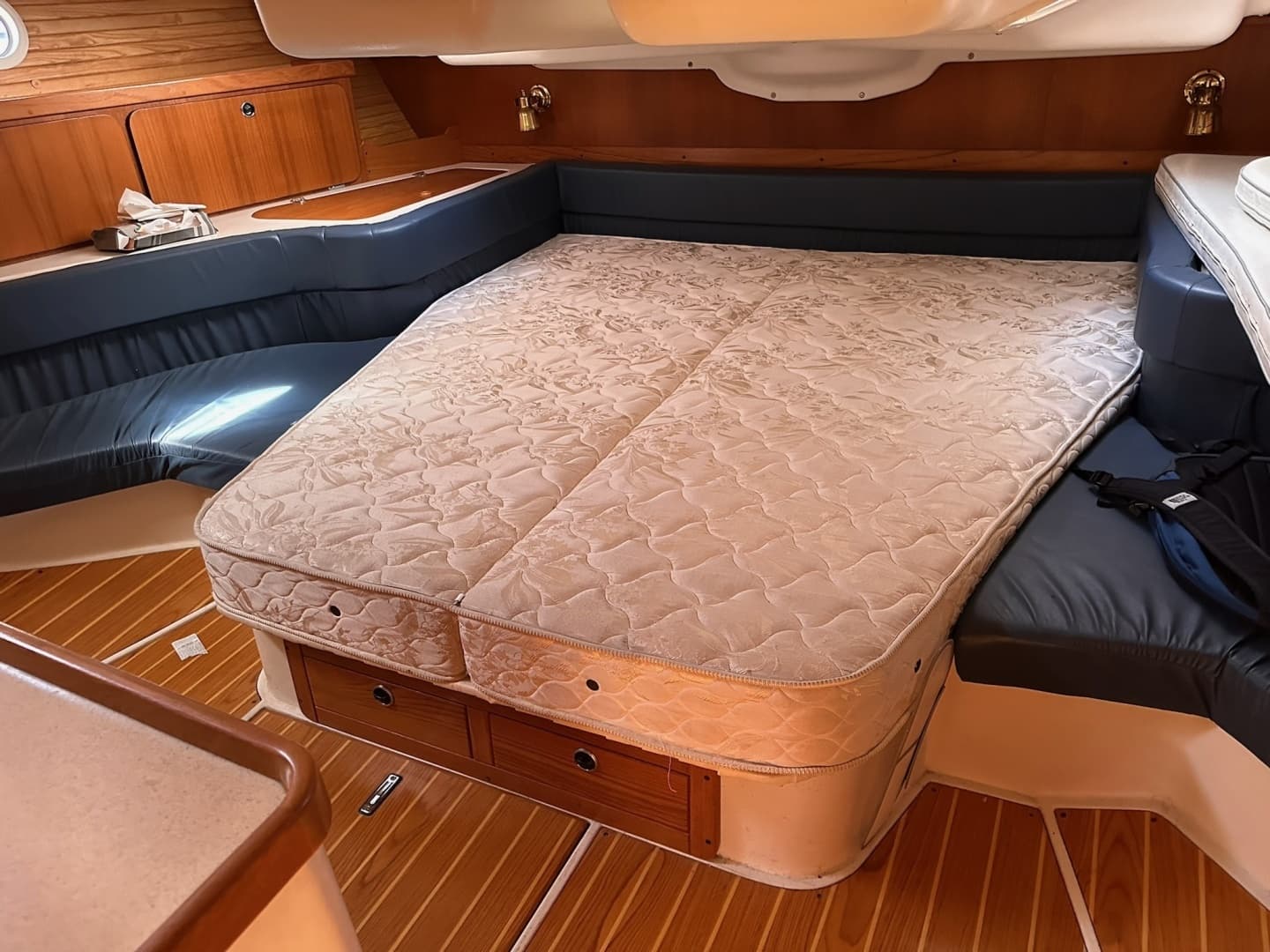 2002 Catalina 400 mkII - Image 41