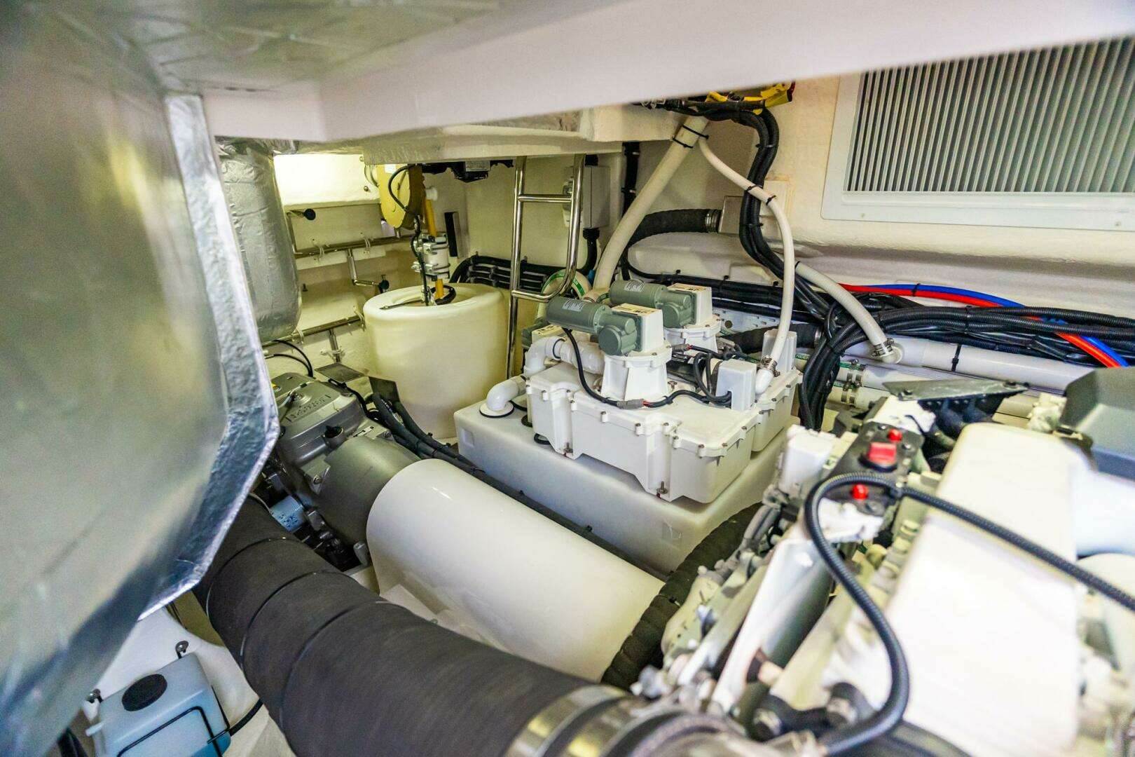 2019 Riviera 4800 Sport Yacht - Image 70