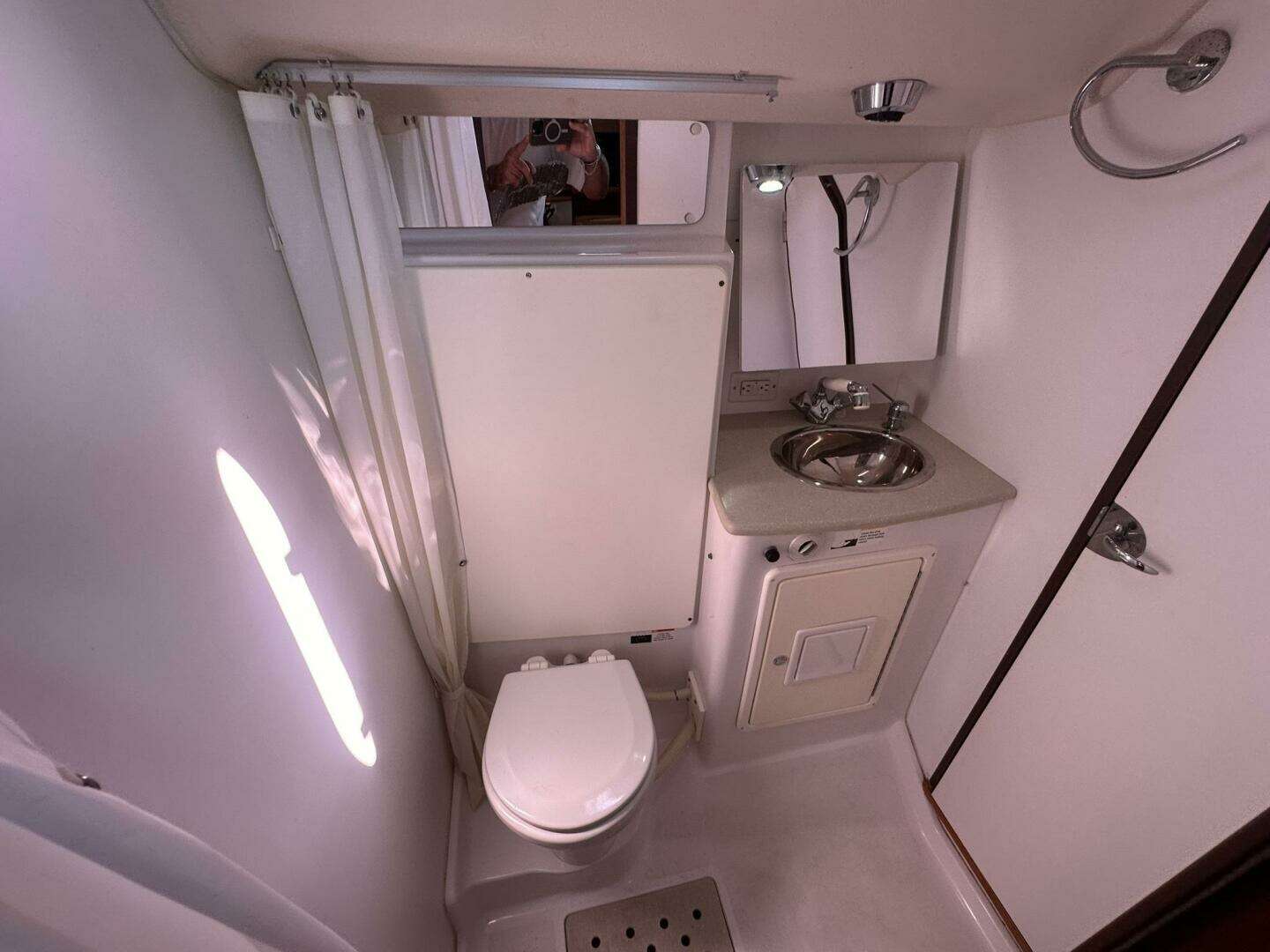 2013 Catalina 445 - Image 31