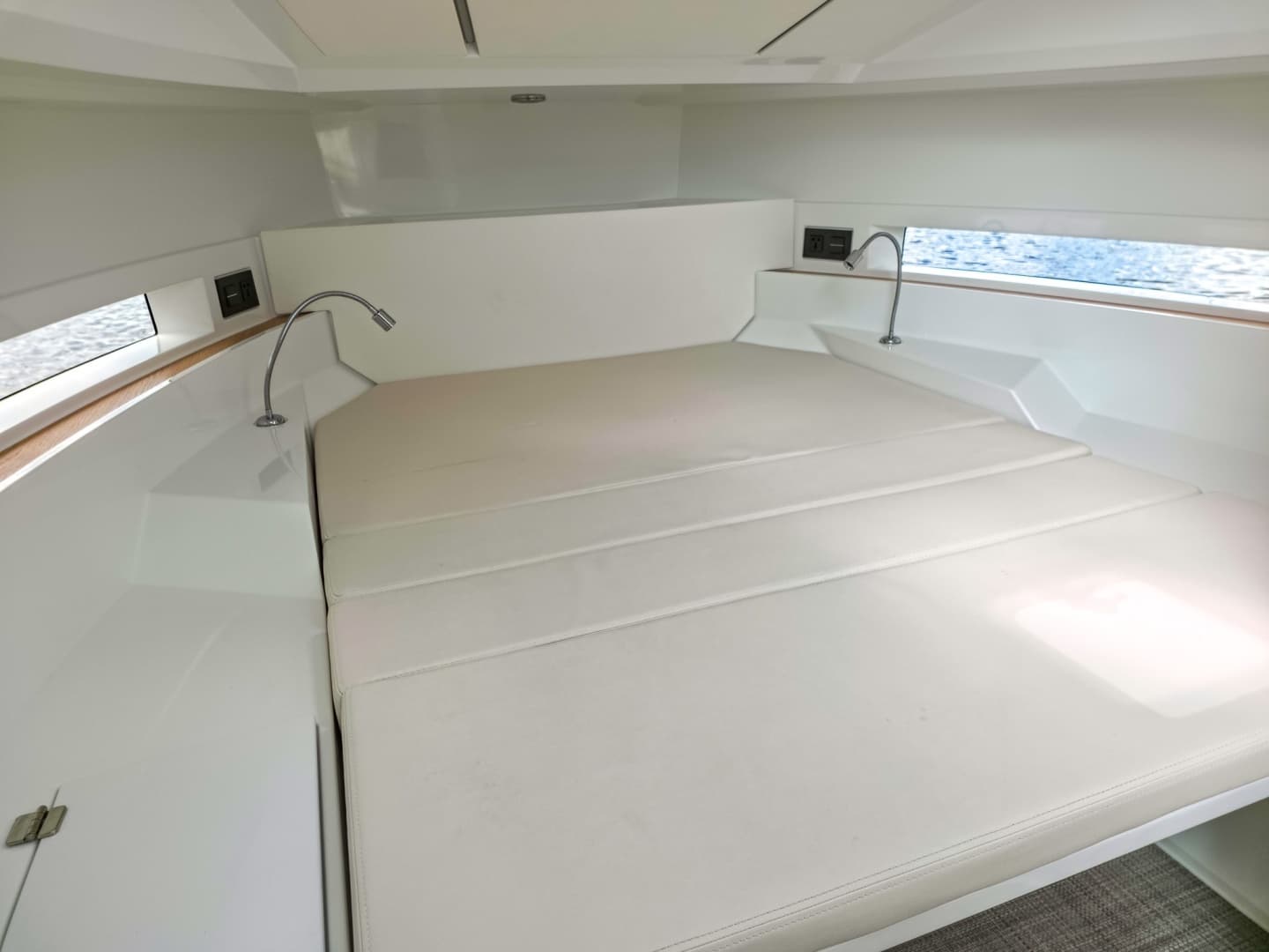 2026 De Antonio Yachts D32 - Image 38