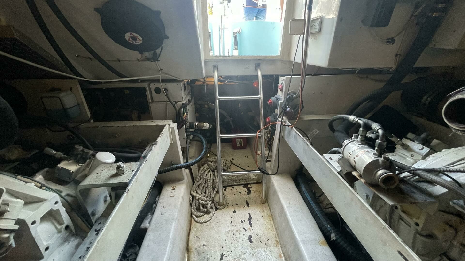 2006 Luhrs 41 Open - Image 15