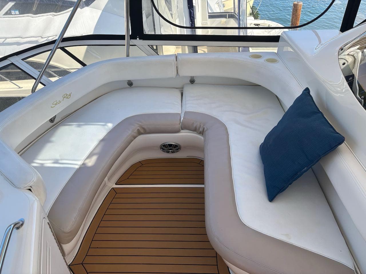 1999 Sea Ray 480 Sedan Bridge - 54