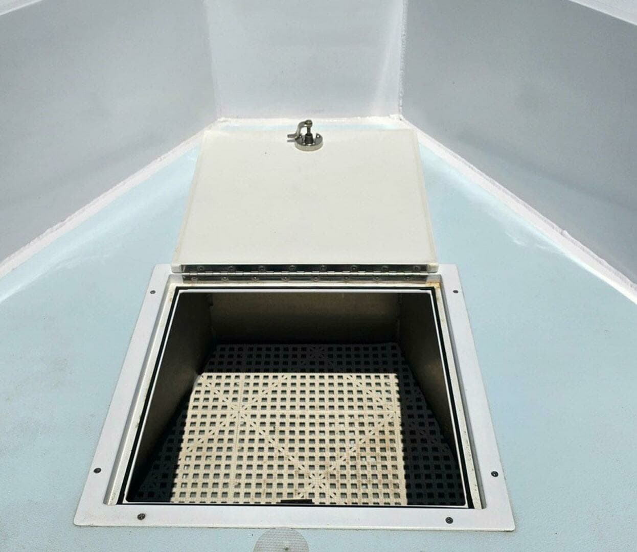 2012 Contender Custom 33 Center Console - Image 8