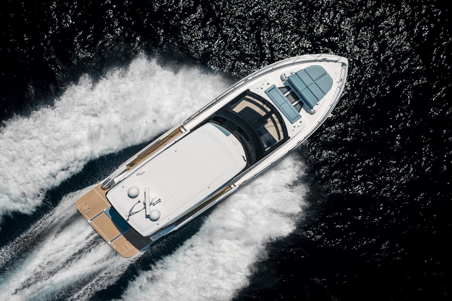 2026 Cruisers Yachts 57 Fly - 14