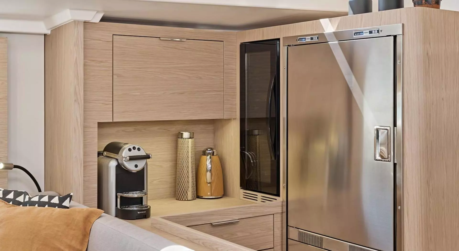 2026 Beneteau Oceanis Yacht 60 - Image 12