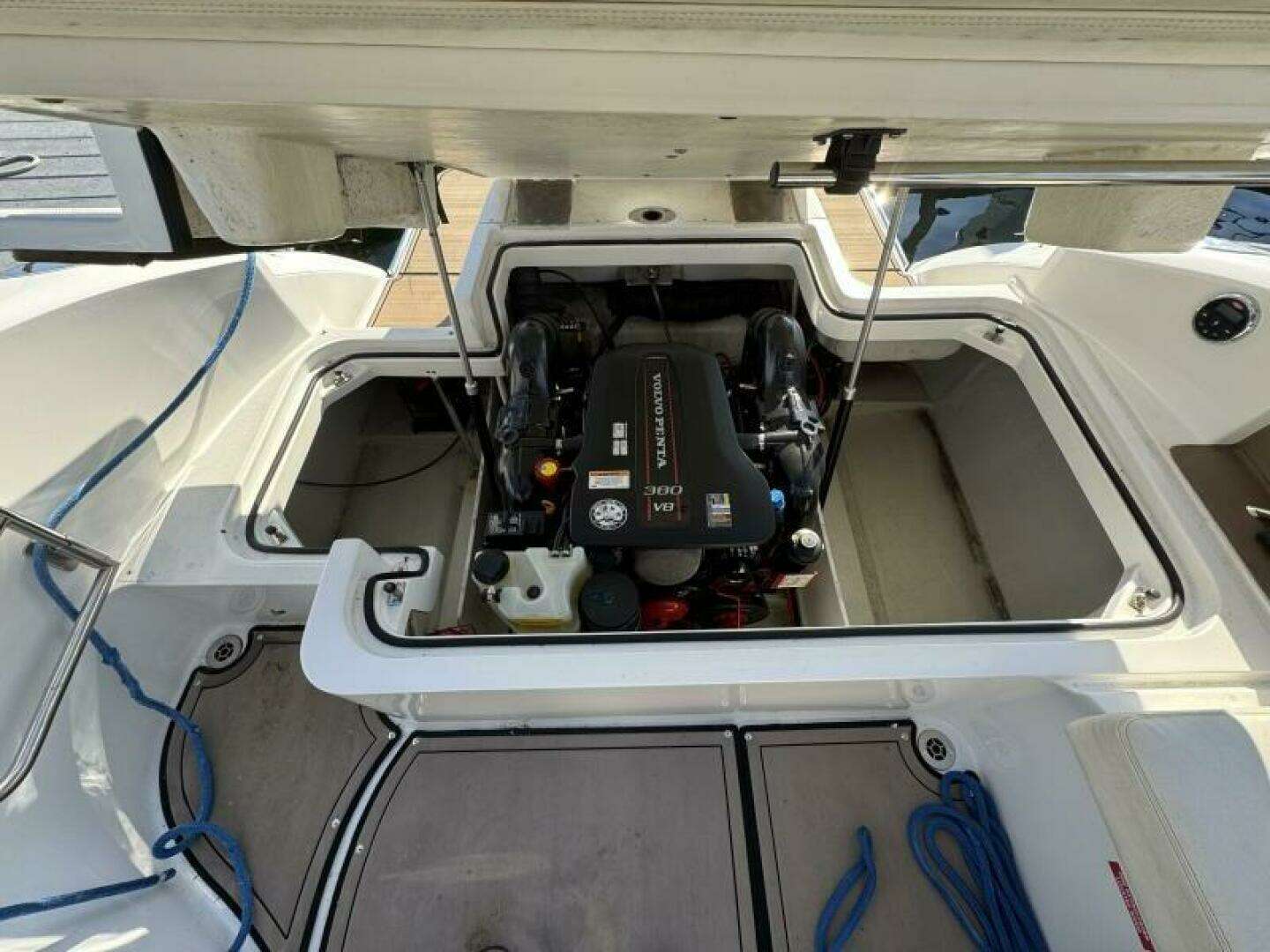 2014 Cobalt R-5 - Image 26