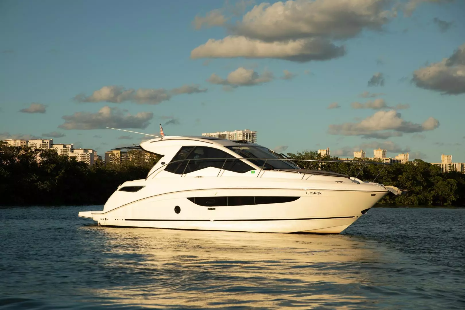 2019 Sea Ray Sundancer Coupe - Image 5