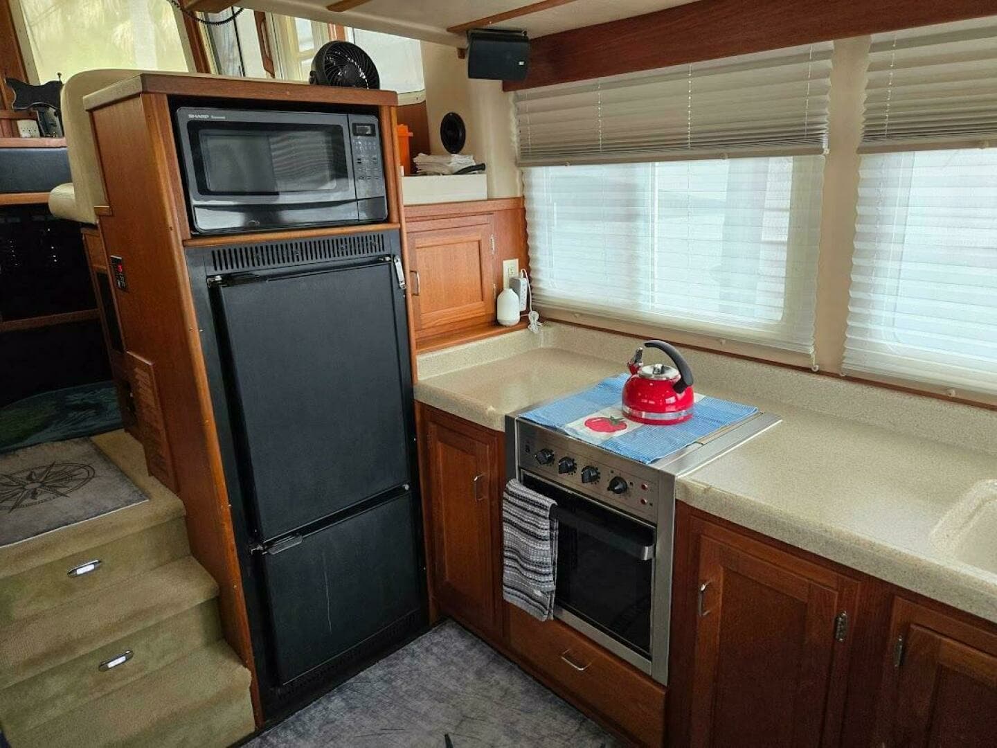 2003 American Tug 34 - Image 13