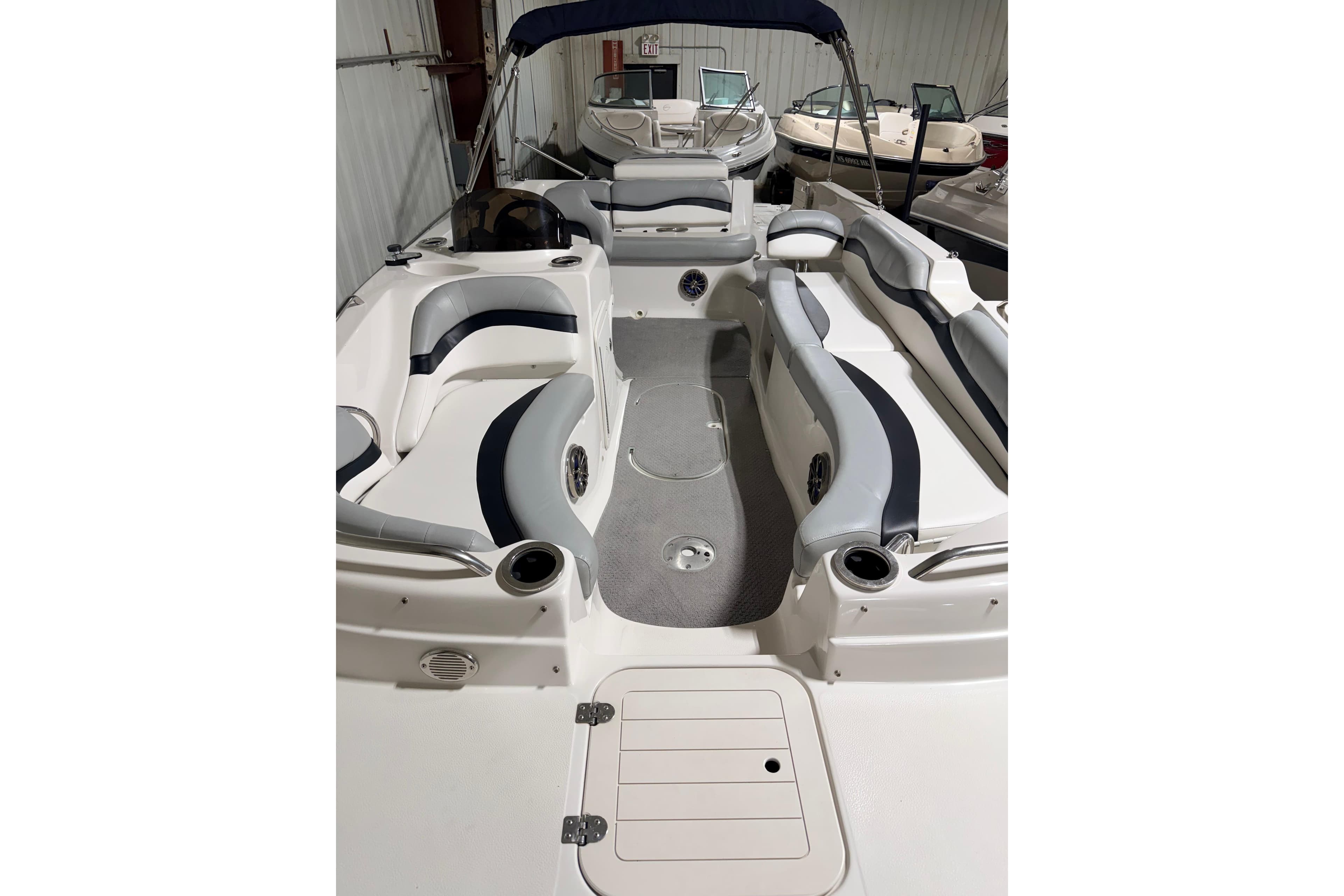 2014 Starcraft 2000 IO Limited boat interior with spacious seating and modern design.