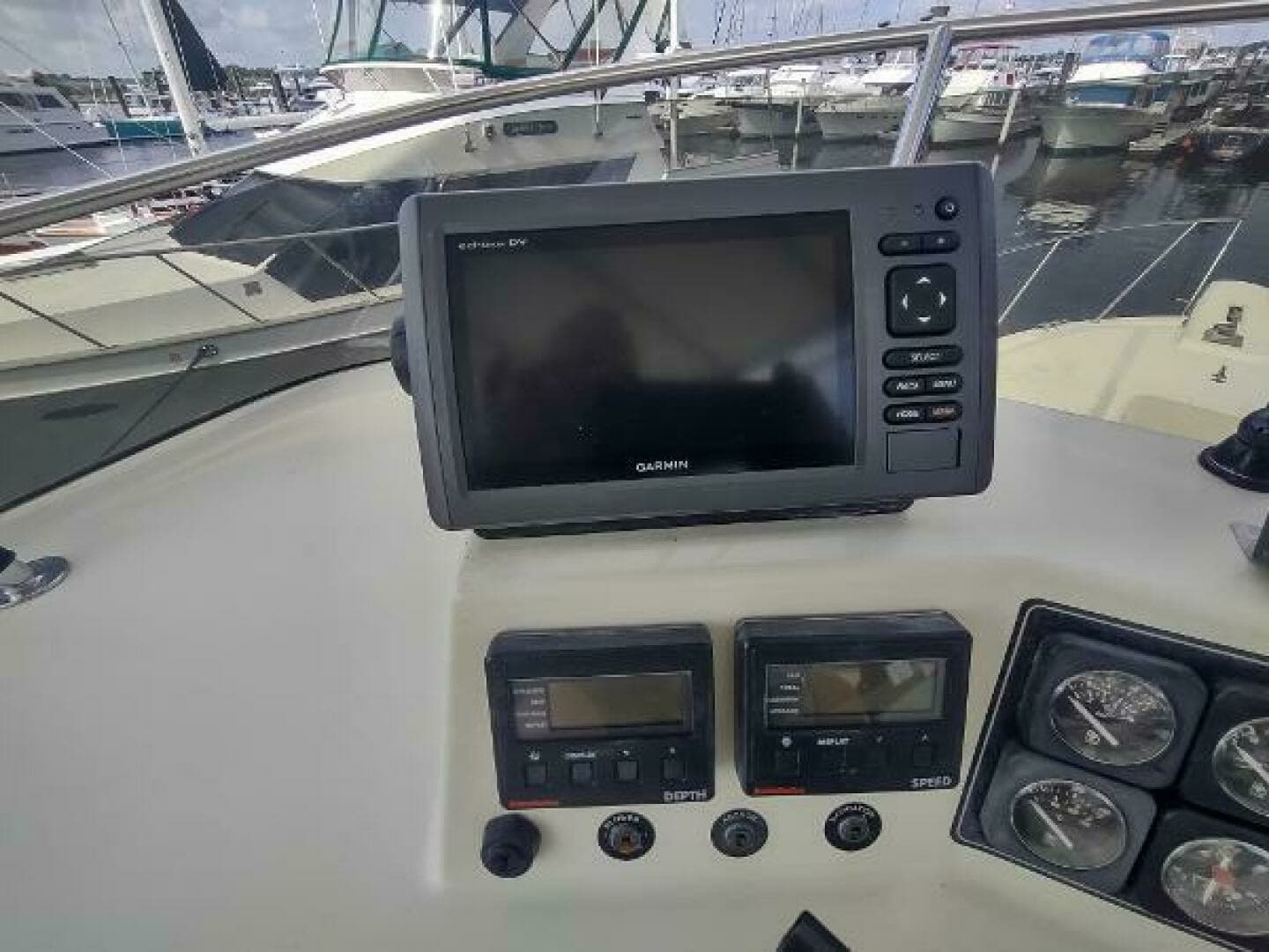 1988 Tollycraft 34 Sport Sedan - Image 32