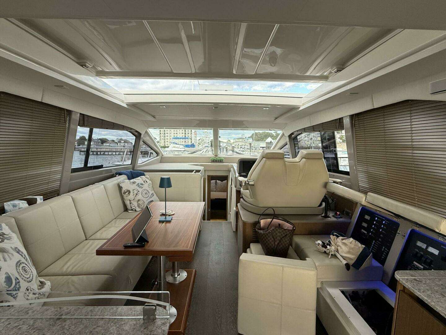 2018 Sea Ray 460 Sundancer - Image 6
