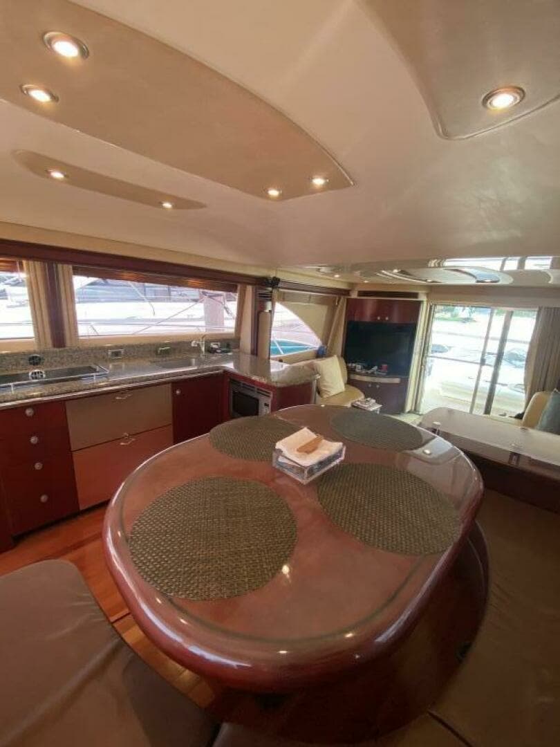 2006 Sea Ray 58 Sedan Bridge - Image 31