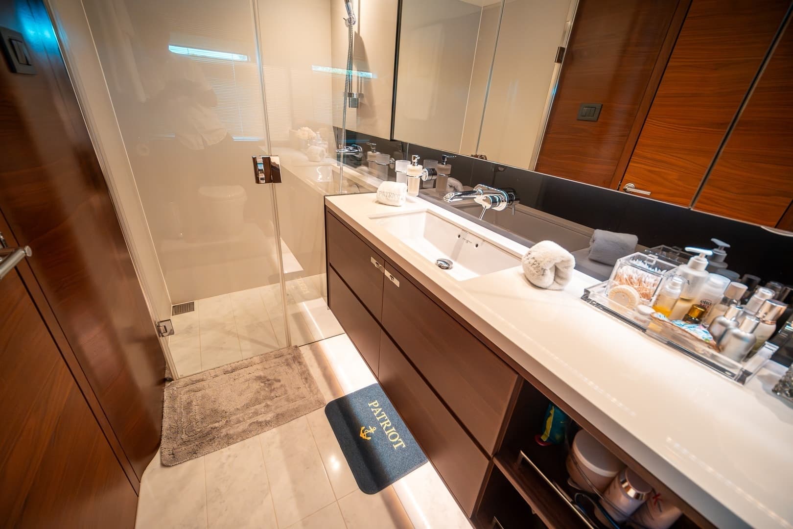 2017 Princess 68 Flybridge - Image 43