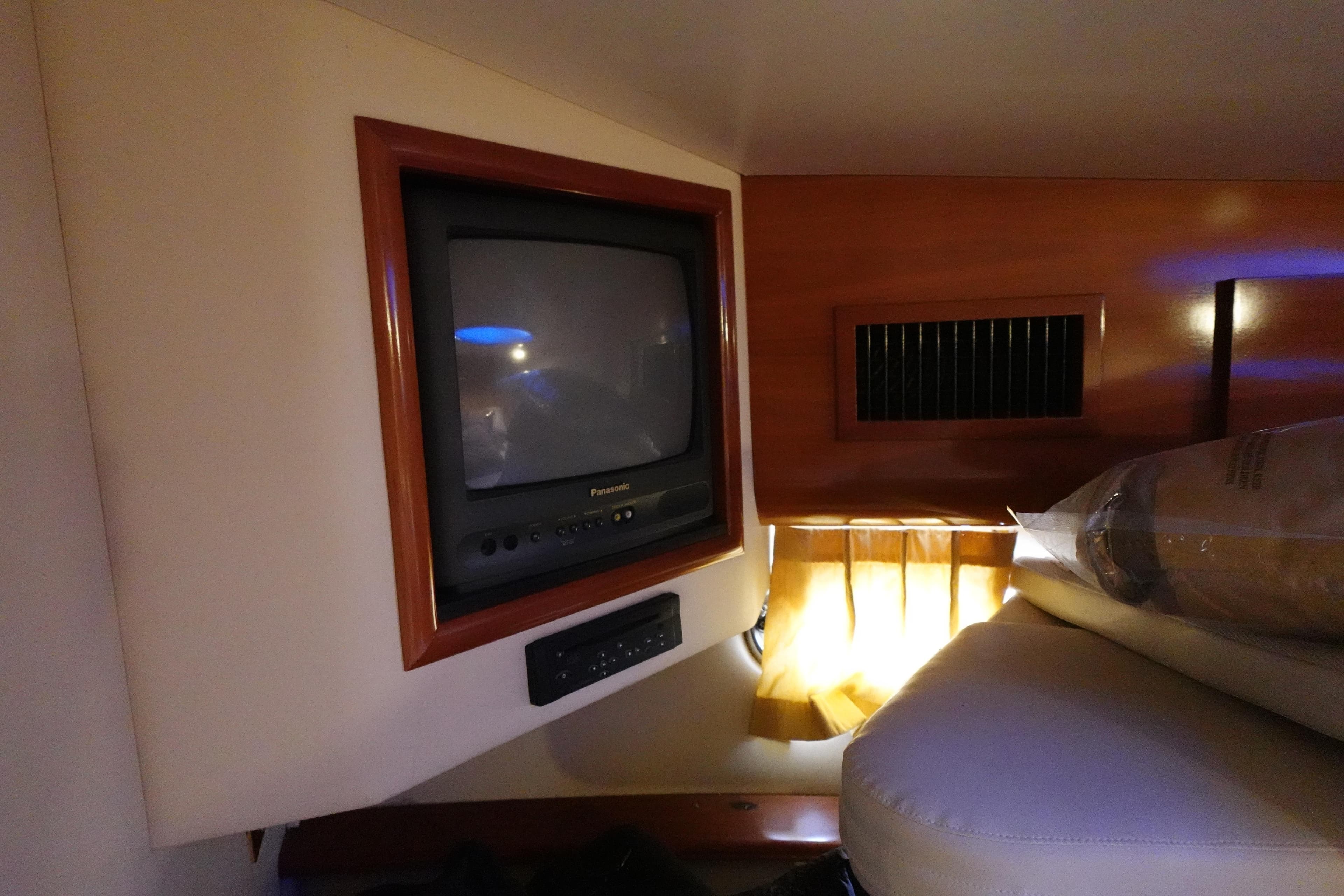 2004 Carver 396 Aft Cabin Motor Yacht - 78