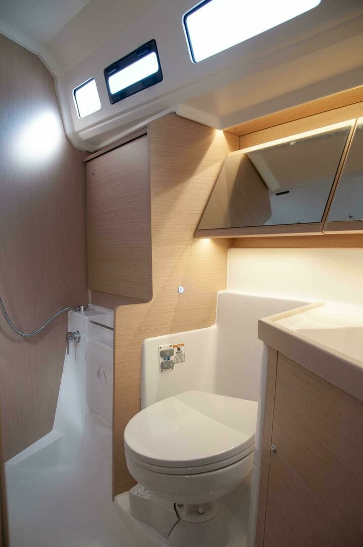 2026 Beneteau Oceanis 40.1 - Image 9