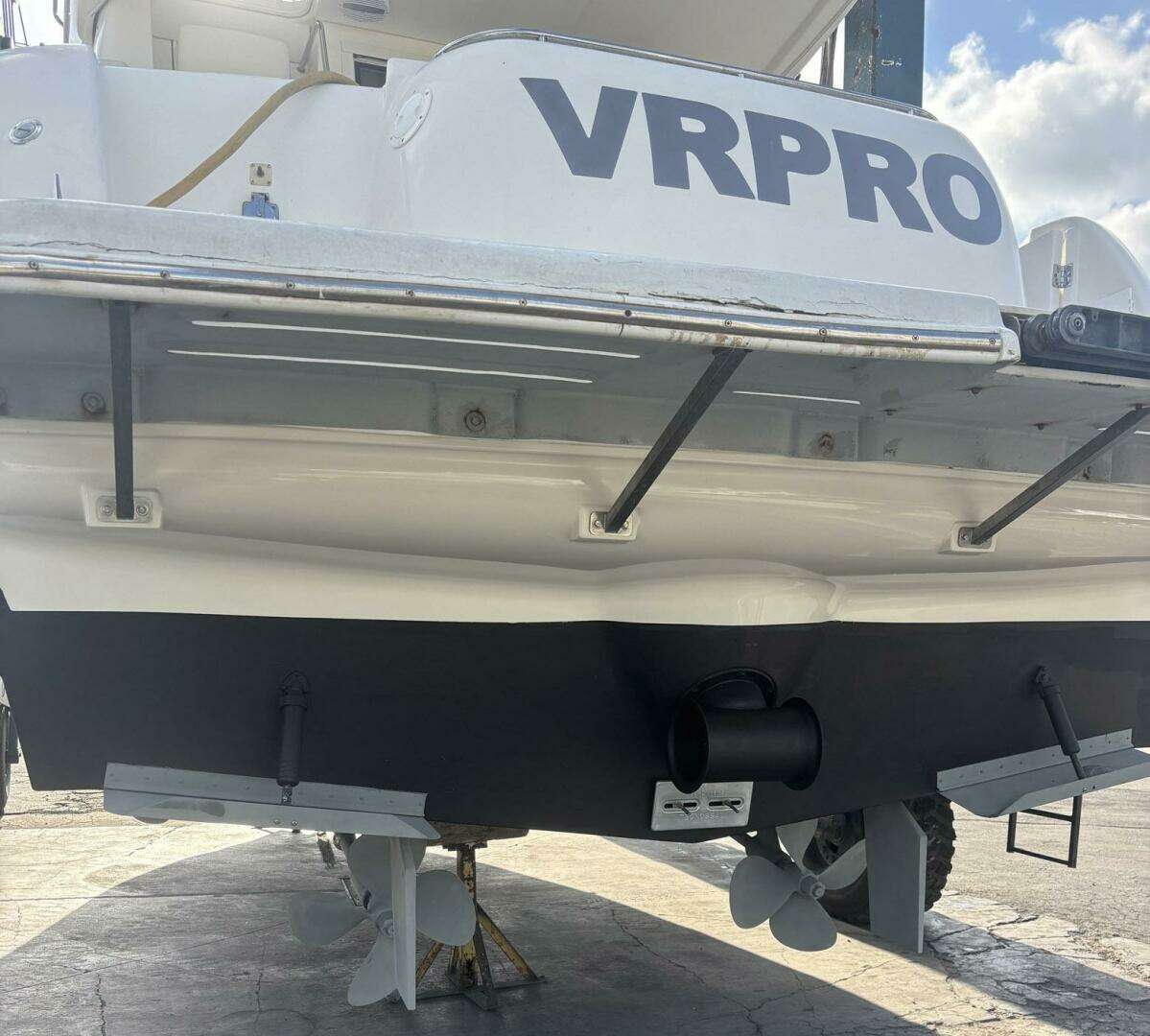 2007 Meridian 411 Sedan Bridge - Image 7