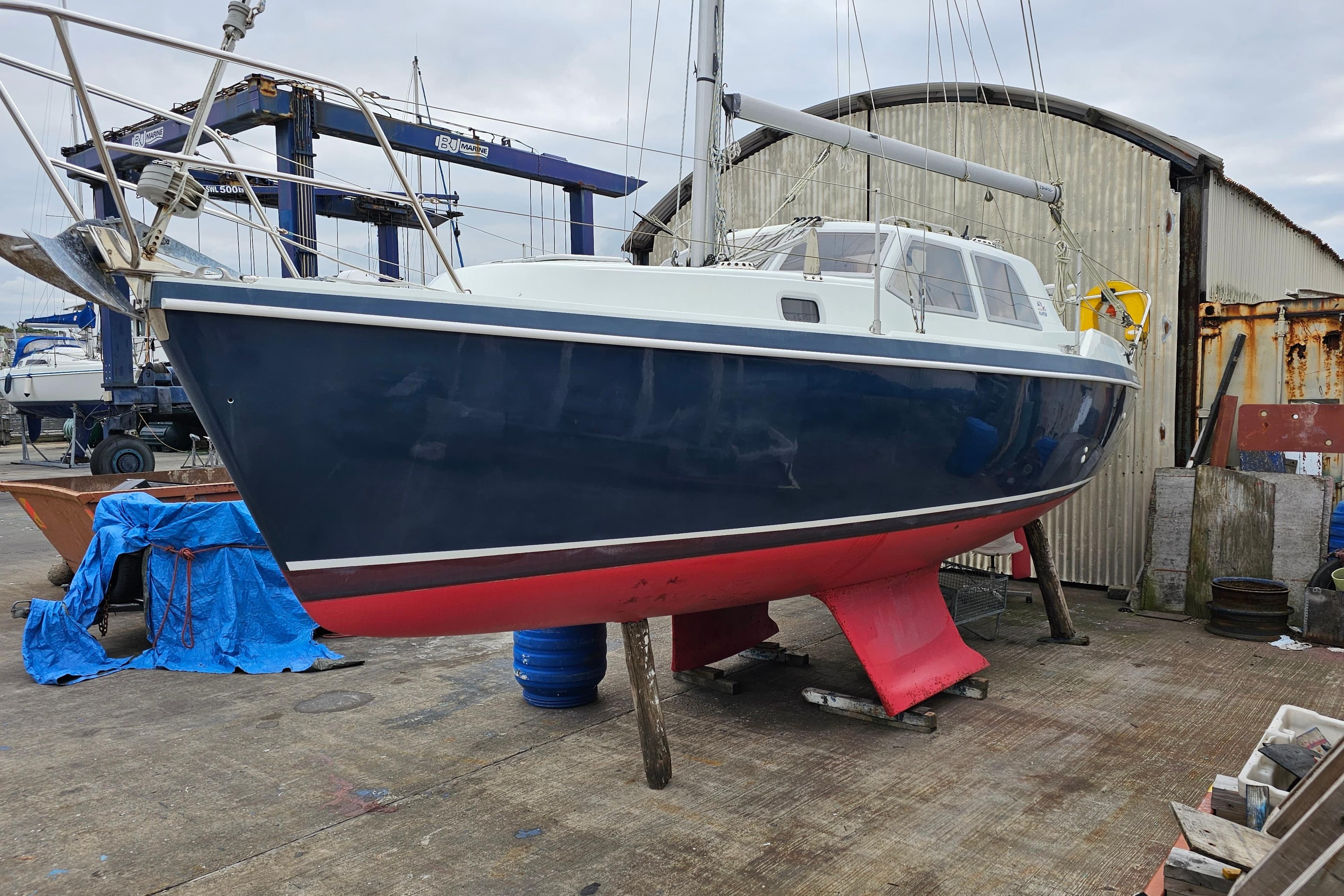 British Hunter Pilot 27 for sale with BJ Marine