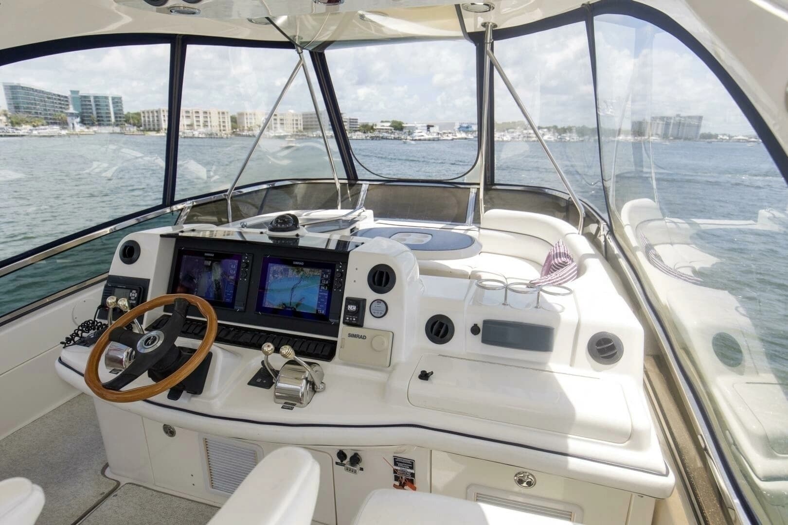 2007 Sea Ray 52 Sedan Bridge - Image 23