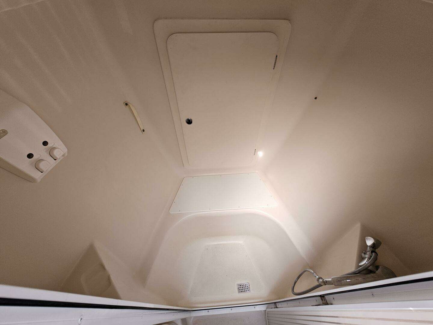 2001 Catalina 470 - Image 29