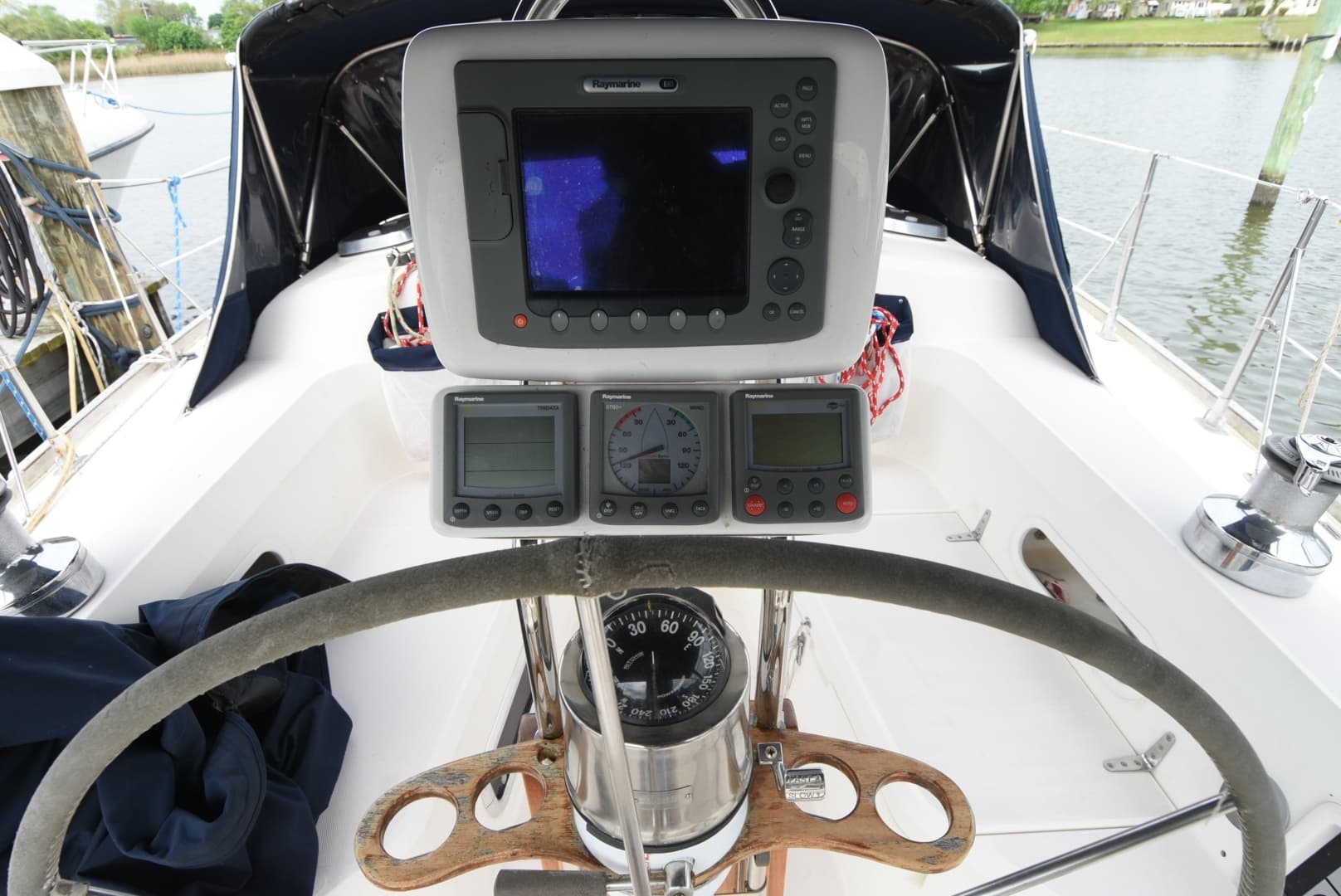 1996 Sabre 402 - Image 14