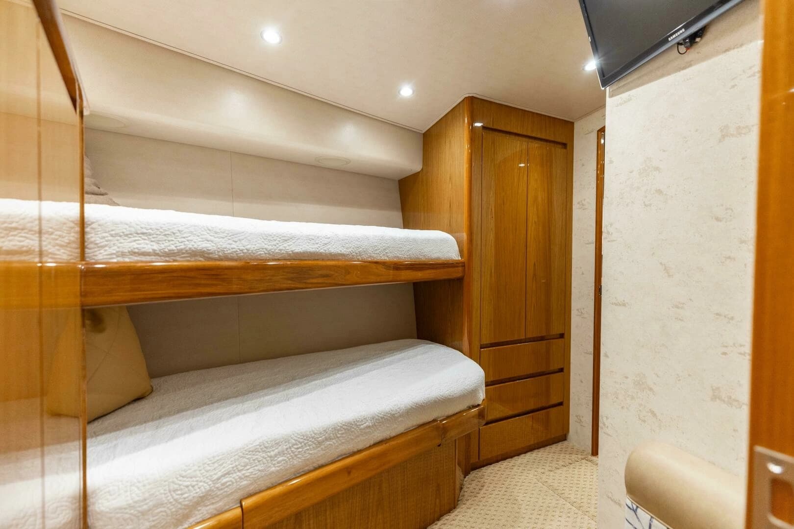 2013 Viking 76 Convertible - Image 46