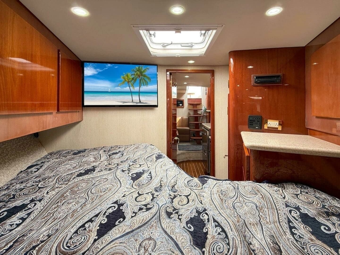 2006 Buddy Davis 48 Express - Image 30