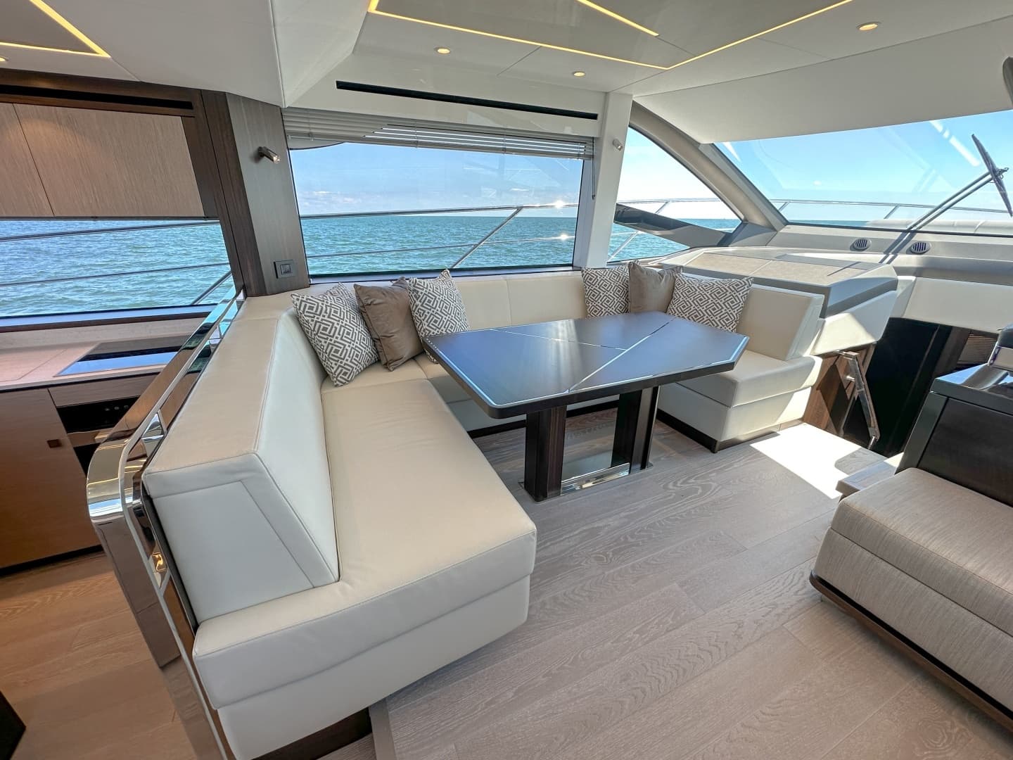 2024 Sunseeker 55 Manhattan - Image 49