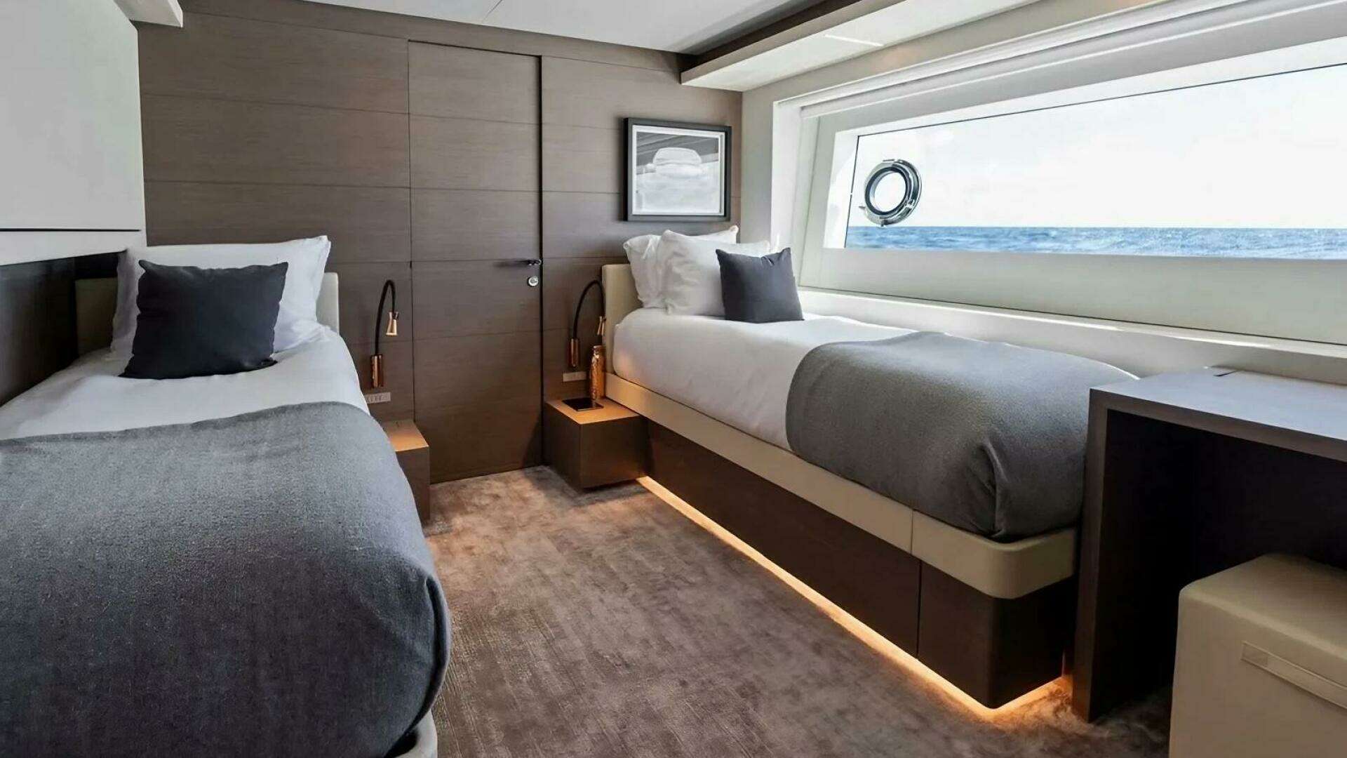 2022 Custom Line Navetta 37 - Image 18