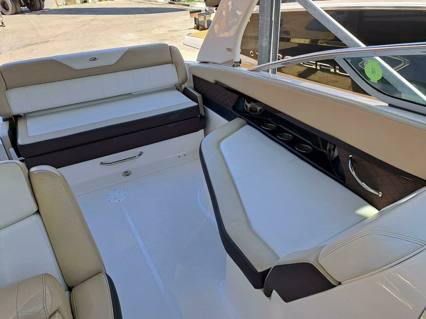 2014 Regal 2700 Bowrider - Image 22