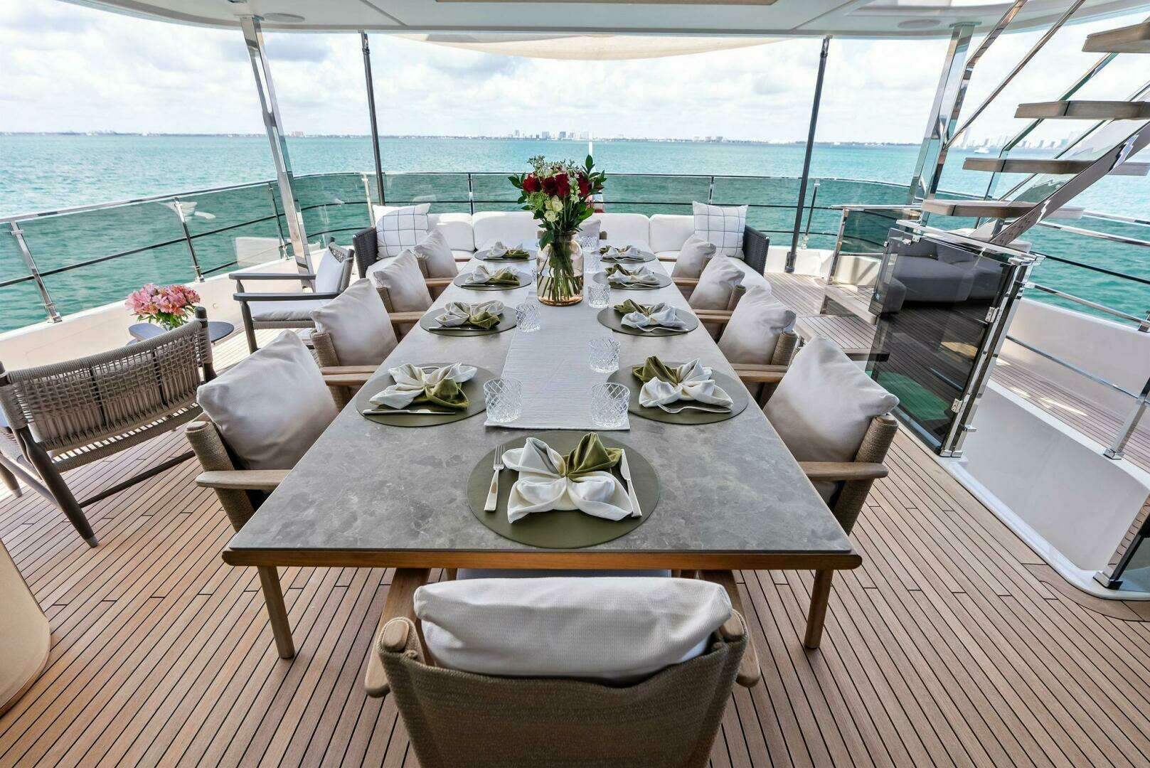 2023 Custom Line 33 Navetta - Image 21