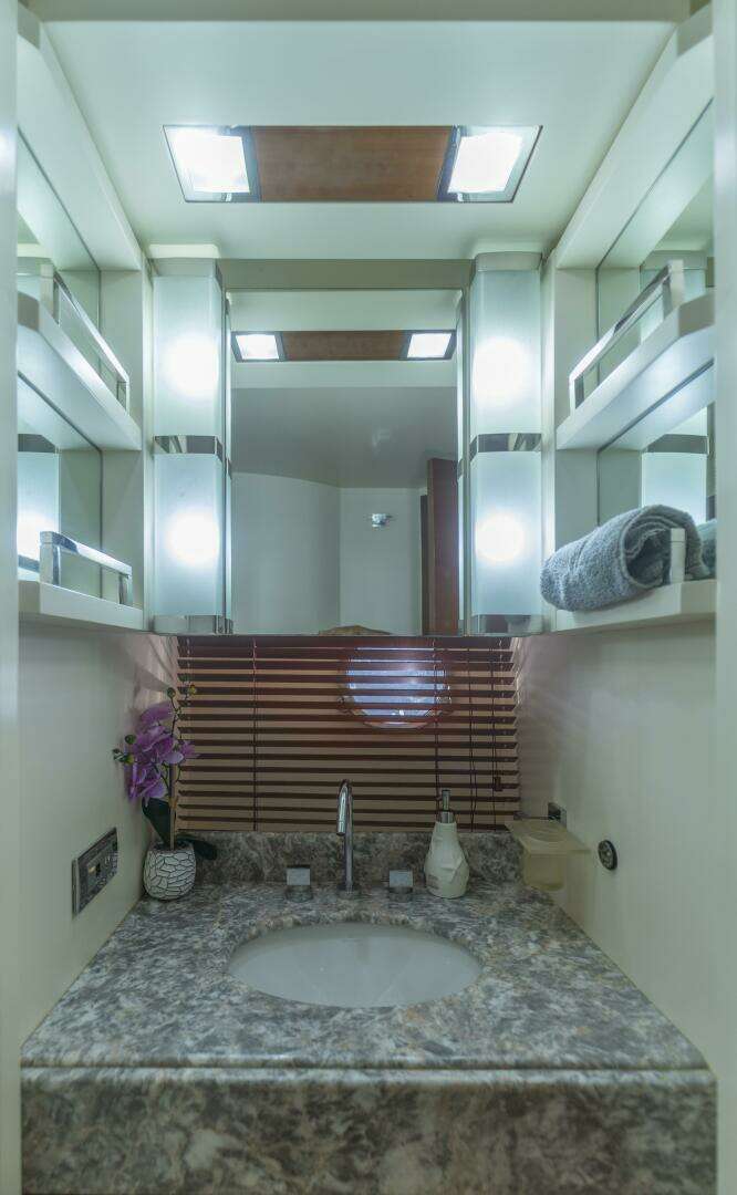 2008 Azimut 75 - Image 105