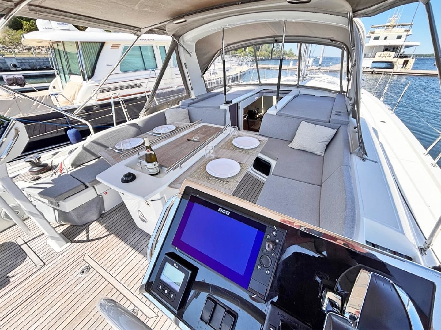 2020 Beneteau Oceanis 51.1 - Image 11