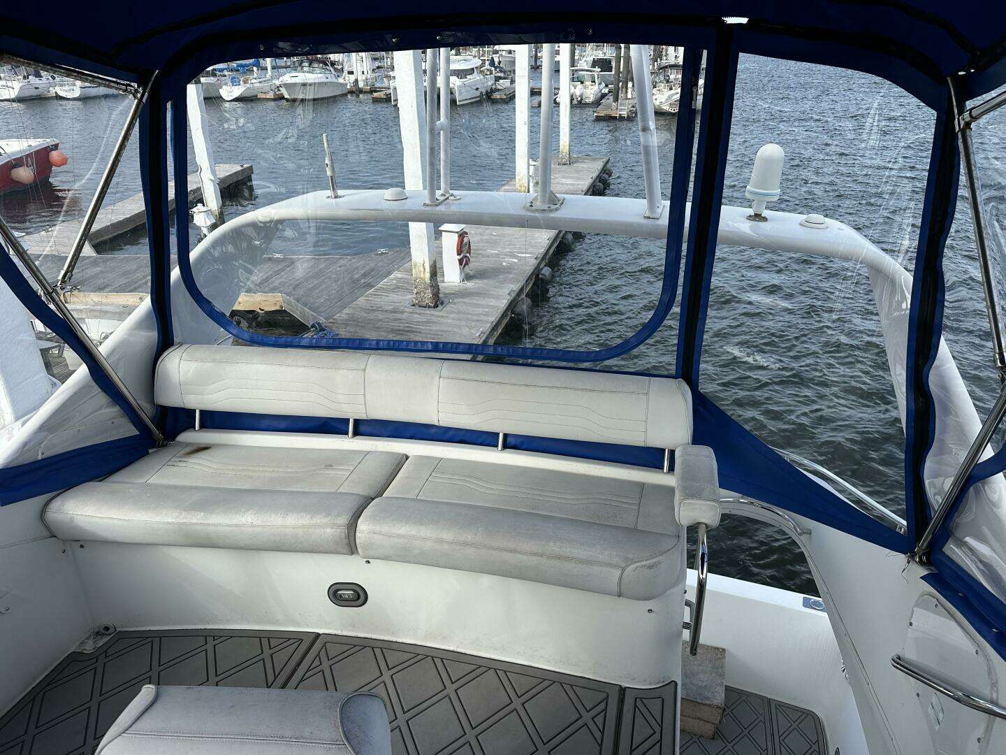 2005 Carver 36 SS - Image 19