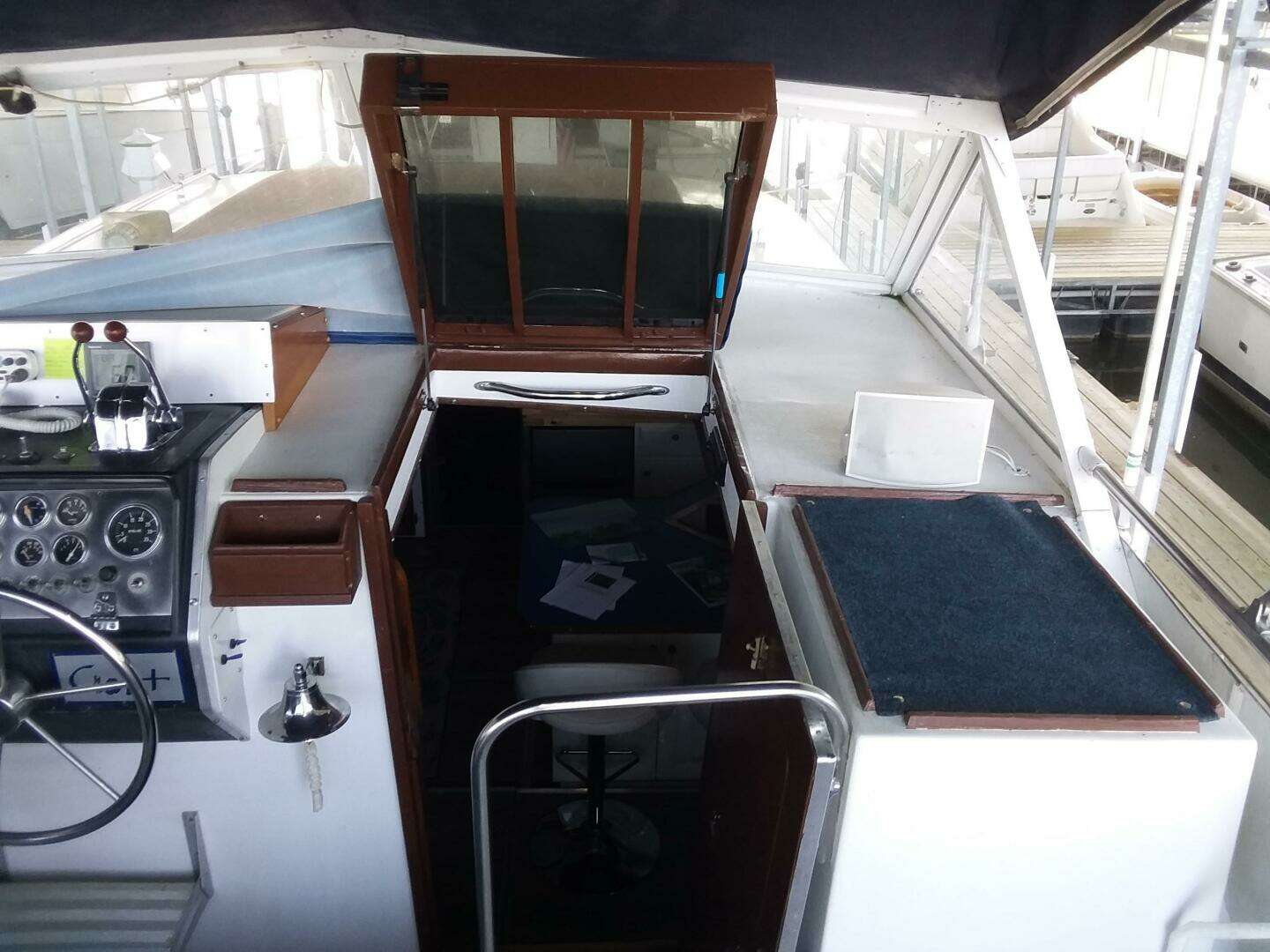 1979 Chris-Craft Catalina 350 - Image 19