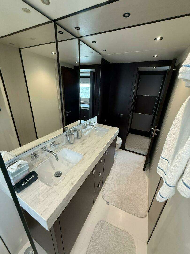 2021 Sunseeker 76 Yacht - Image 35